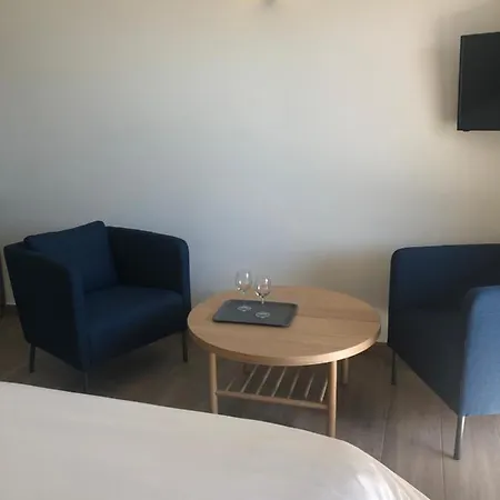 Apartment Centre *